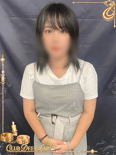 �����₩�ȕ��͋C�ɔN��𒴉z������l�̐F�C��Y�킹��y�݂����z��